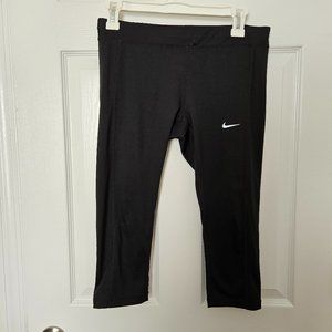 Nike Cropped Black Leggings